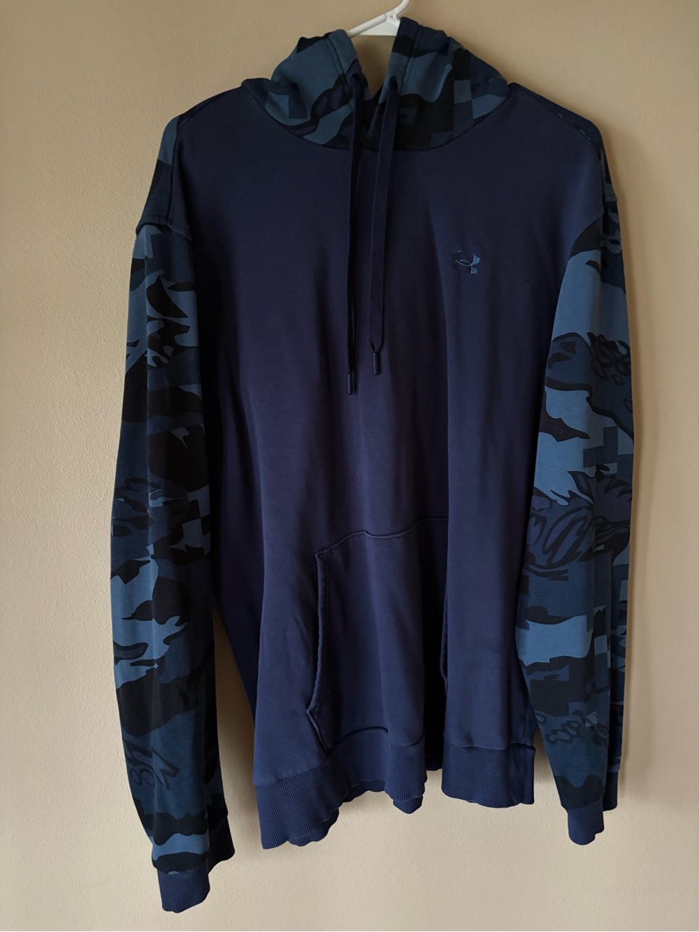 Under Armour Men’s Navy Hoodie with Blue Camo Sleeves and Hood